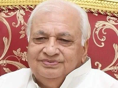 `முல்லைப்பெரியாறில் புதிய அணை கட்ட வேண்டும்!' - கேரள கவர்னரின் பேச்சால் சர்ச்சை!