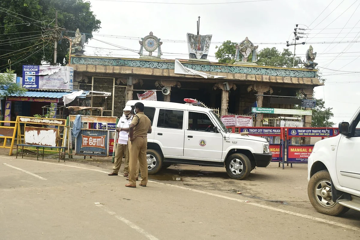 போலீஸார்