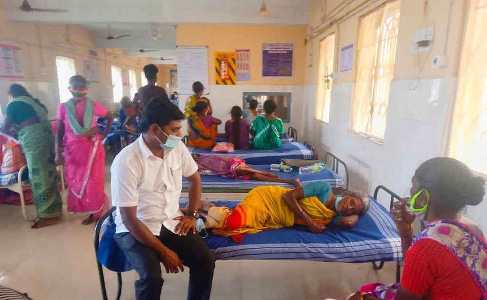 உசுரை கையில பிடிச்சுக்கிட்டிருக்கோம்! - முருகேசன் பெற்றோரைத் தாக்கியது வி.சி.க-வினரா?