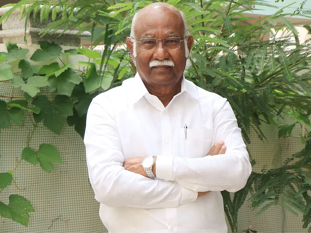 அ.தி.மு.க தலைவர்கள் பம்மி பதுங்குகிறார்கள்!