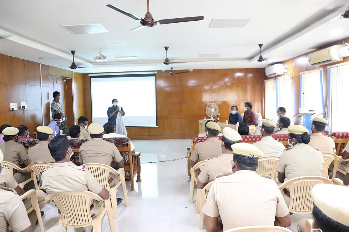 முதலுதவி குறித்து போலீஸாருக்கு அளிக்கப்பட்ட பயிற்சி