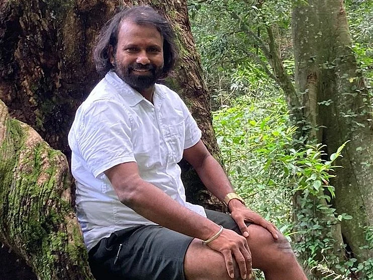 `பூக்களால் அலங்கரிக்கப்பட்ட மெத்தை' - பாலியல் வழக்கில்
யோகா மாஸ்டர் யோகராஜ் சிக்கியது எப்படி?