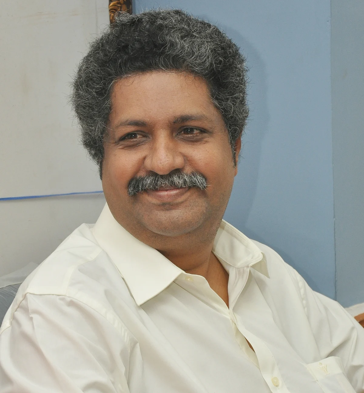பேராசிரியர் ய. மணிகண்டன்