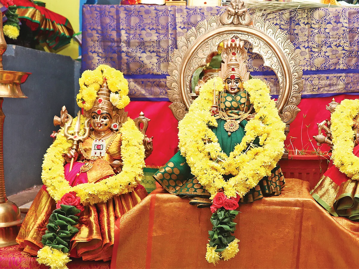 அபூர்வ மூலிகைகளோடு
அற்புதமாய் நடந்தேறியது ஶ்ரீவராஹி ஹோமம்!