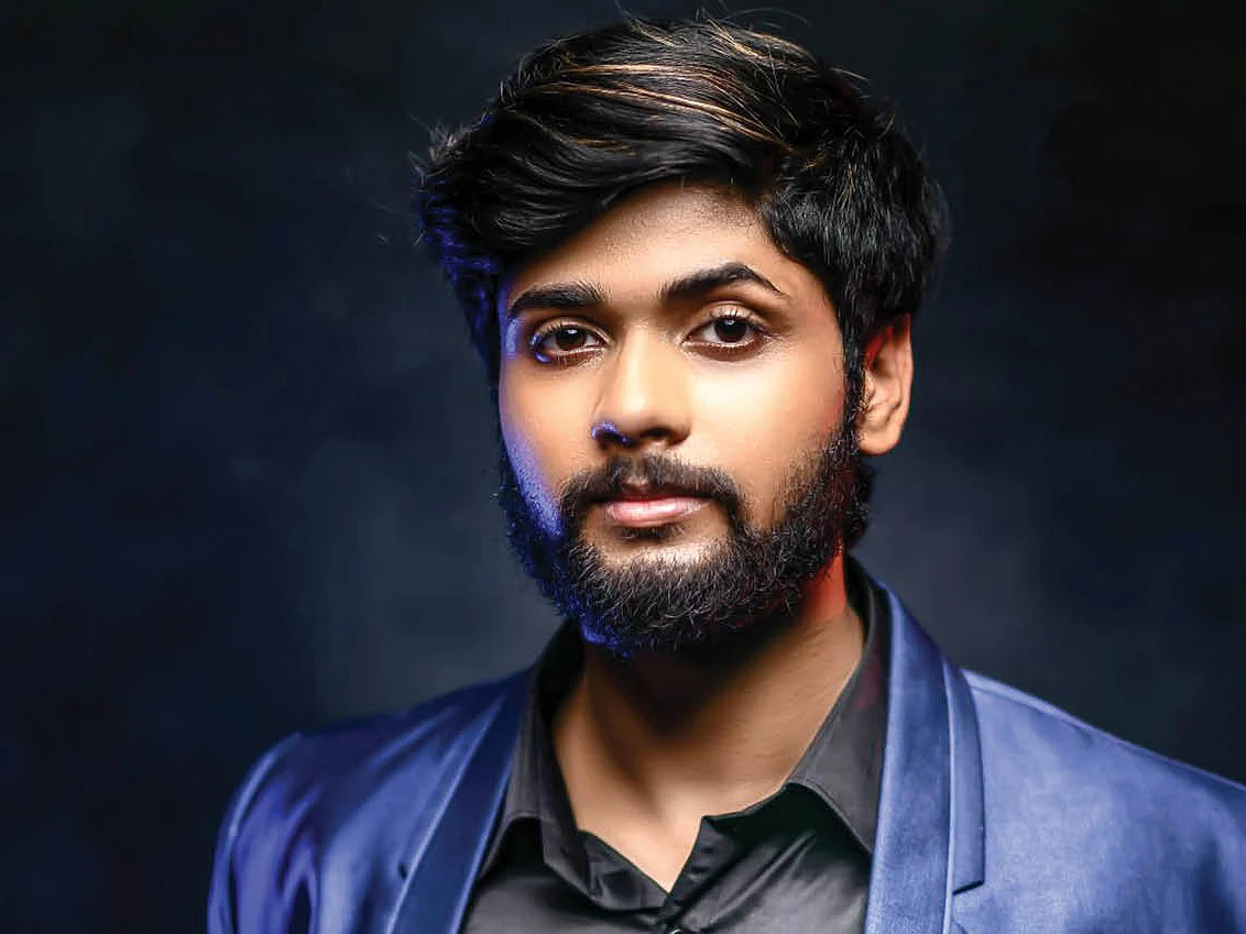 விகடன் TV: “மாடலிங் பண்றவங்களுக்கு நடிக்கத் தெரியாதா?”
