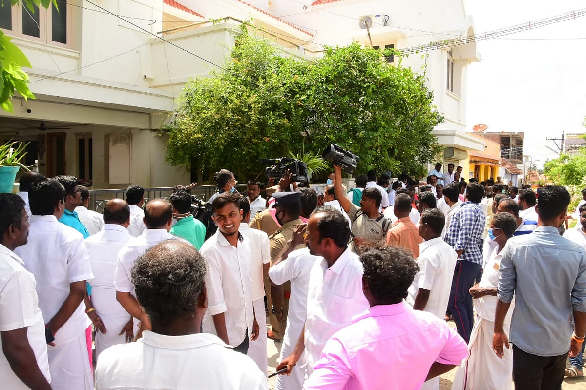 விஜயபாஸ்கர் வீடு