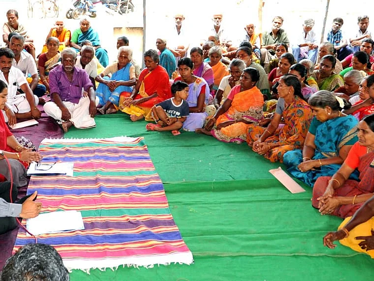 `கிராம சபை என்பது மக்களின் பாராளுமன்றம்!' - விழிப்புணர்வை ஏற்படுத்திய சமூக செயற்பாட்டாளர்கள்