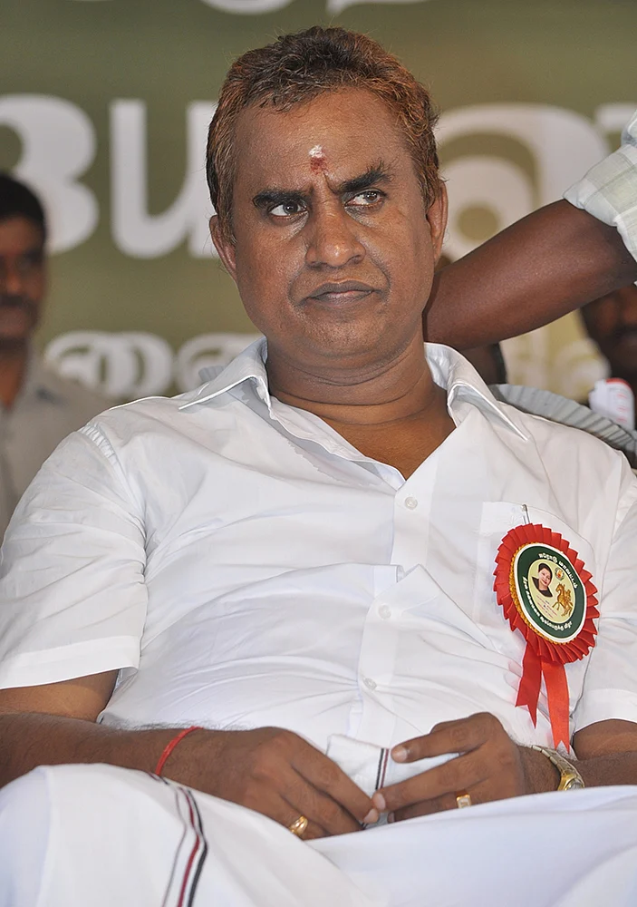மிஸ்டர் கழுகு: அ.தி.மு.க நமக்கு தேவை! - ஸ்டாலின் புதுக்கணக்கு...