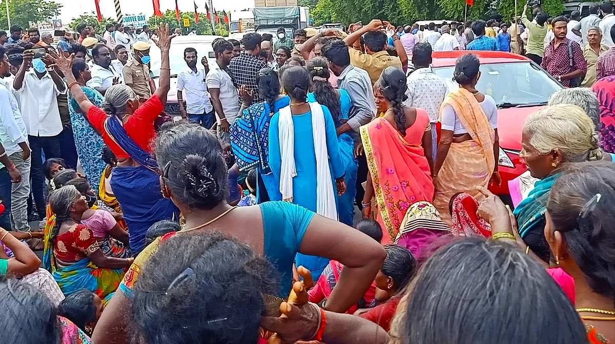 சாலைமறியல்