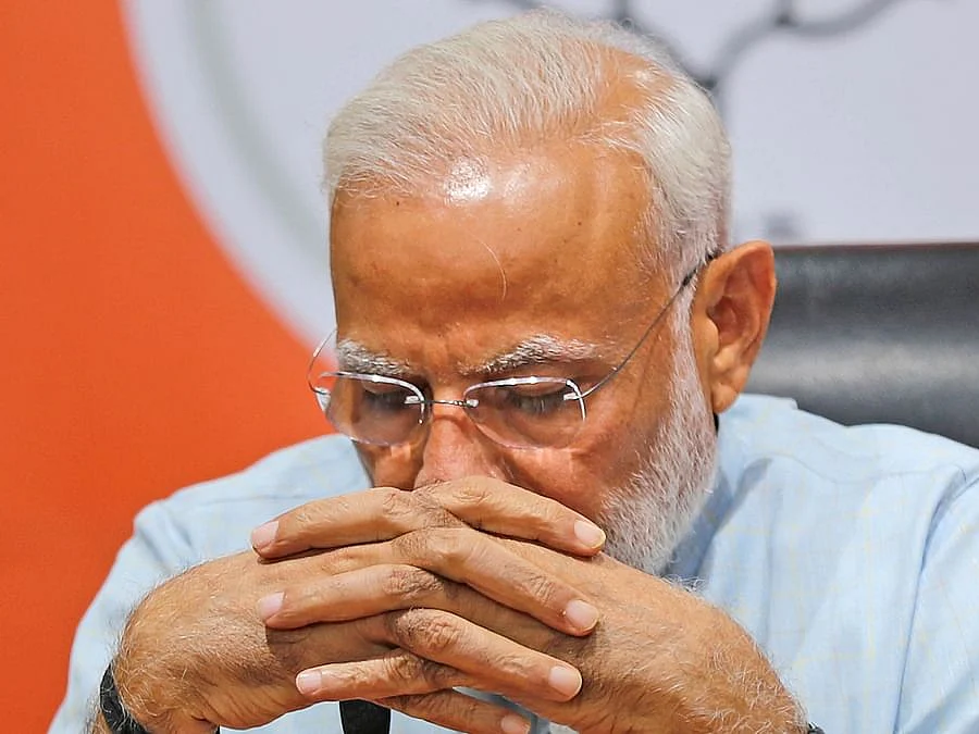 மோடி பின்பற்றும் `அமைதியோ அமைதி' - உ.பி விவசாயிகள் படுகொலைச் சம்பவத்திலும் எடுபடுமா?