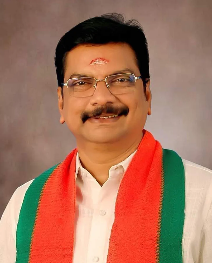 மூக்கை நுழைத்த கவர்னர்... முதுகை வளைத்த தலைமைச் செயலர்... ‘கடுகடு’ முதல்வர்!