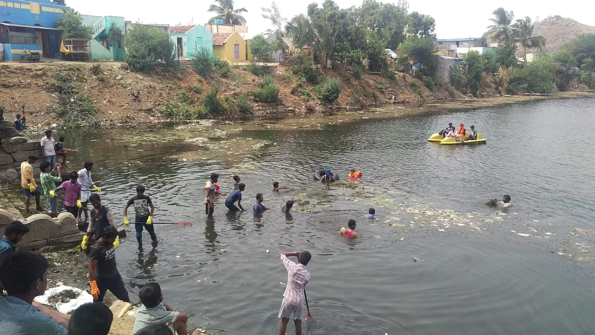 தூர்வாருதல்