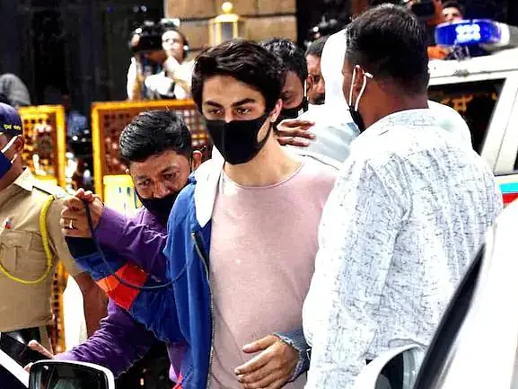 ஆர்யன் கான்: 25 நாள்களுக்குப் பிறகு ஜாமீன்! - நீதிமன்றத்தின் நிபந்தனைகள் என்னென்ன?