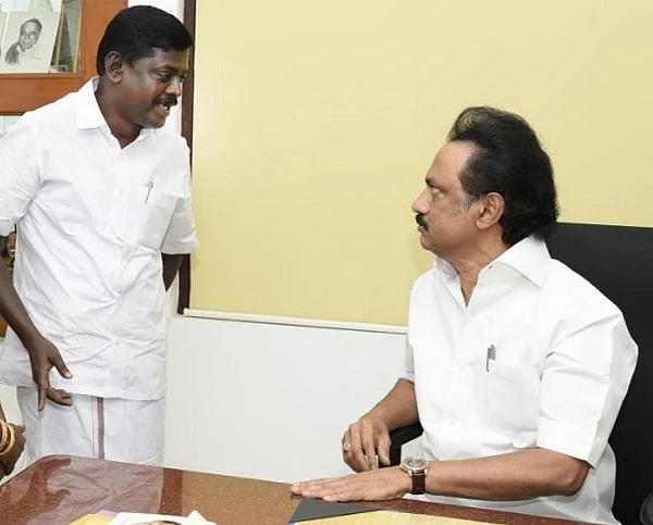 முதல்வருடன் தென்காசி தி.மு.க மாவட்டச் செயலாளர் சிவபத்மநாதன்
