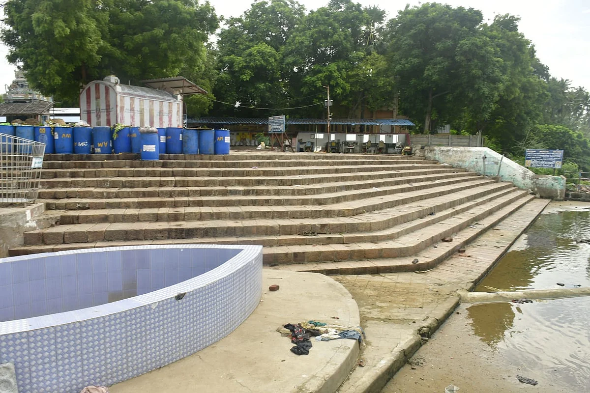 மண்டபப் படித்துறை