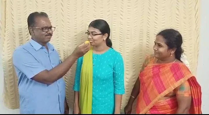 திவ்யா (23)