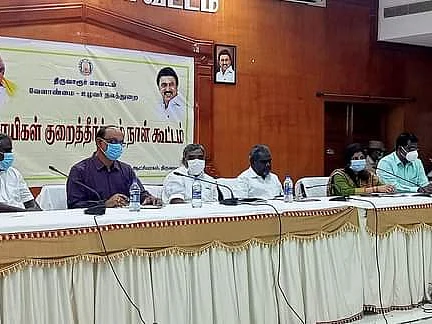 குறைதீர்ப்பு கூட்டத்தில் பயிர் இழப்பீட்டுக்காக குரல்கொடுத்த எம்.எல்.ஏ, எம்.பி; விவசாயிகள் பாராட்டு!