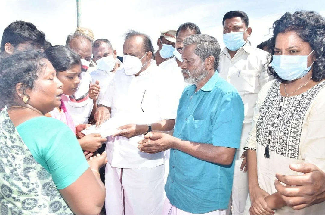 இலங்கையில் சிறைபிடிக்கப்பட்ட 2 தமிழக மீனவர்களையும் உடனே மீட்டுத்தர வேண்டும்! மீனவர்கள் கோரிக்கை