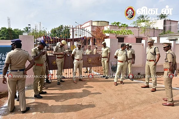 போலீஸ் பாதுகாப்பு