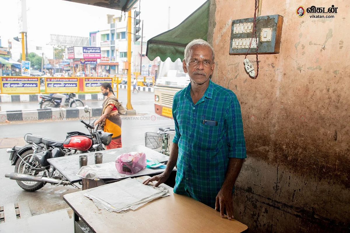 கடையின் உரிமையாளர் சுப்பிரமணி - மணி டிபன் கடை