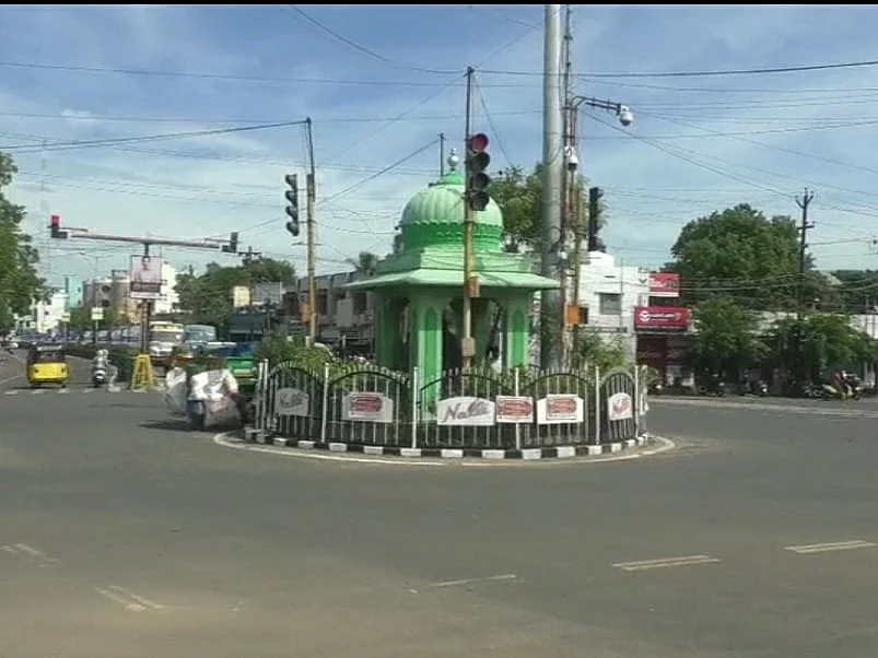 `டிவி, போனில் மட்டுமல்ல; இனி சிக்னலிலும் ராஜா பாட்டுதான்!' - திருச்சி காவல்துறையின் புது முயற்சி