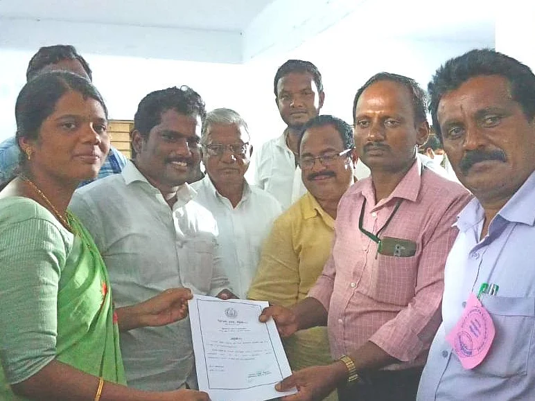 மாமனார் எம்.எல்.ஏ - மருமகள் கவுன்சிலர்; ஓட்டுக்கேட்டு ஜெயிக்க வைத்த வி.ஐ.பி-க்கள்!