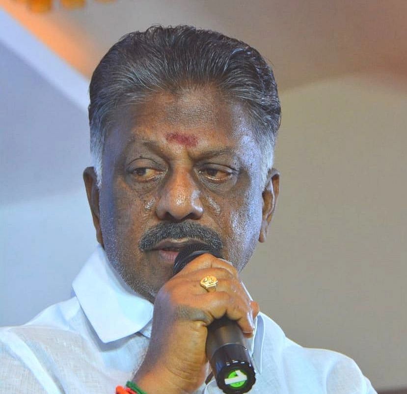 `படிக்க வைத்து பட்டதாரி ஆக்கிய எம்.ஜி.ஆரா துரோகி?’ - துரைமுருகனை கண்டித்த ஓ.பி.எஸ்