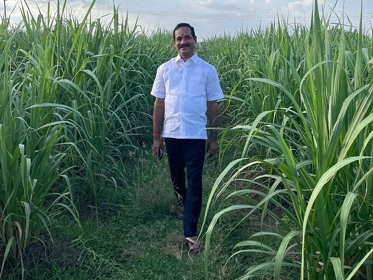 10 ஏக்கரில் 700 டன் கரும்பு மகசூல் எடுத்த அதிமுக முன்னாள் எம்.பி; பாராட்டிய சர்க்கரை ஆலை நிர்வாகம்!