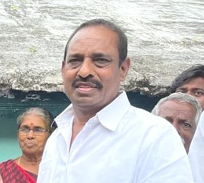 முன்னாள் ஒன்றியச் செயலாளர் ஒட்டப்பட்டி காந்தி