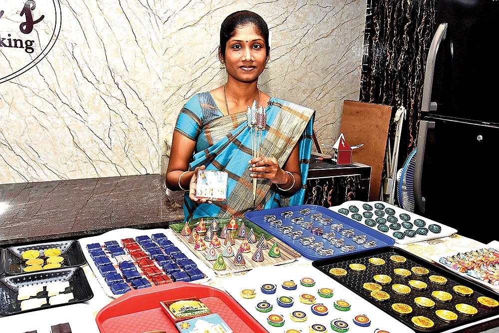 தீபாவளிக்குப் புதுசு... பட்டாசு சாக்லேட்டுக்கு மவுசு!