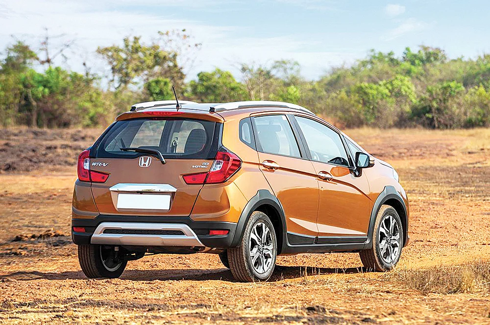 WR-V –யை வைத்து லேசான ஆஃப்ரோடும் செய்யலாம். காரணம், இதன் கி.கிளியரன்ஸ் 188 மிமீ.