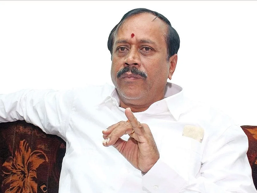 ``விவசாயிகள் படுகொலை பற்றி குஷ்பூ, வருண் காந்தியிடமே விளக்கம் கேளுங்கள்!''
-கடுகடுக்கும் ஹெச்.ராஜா