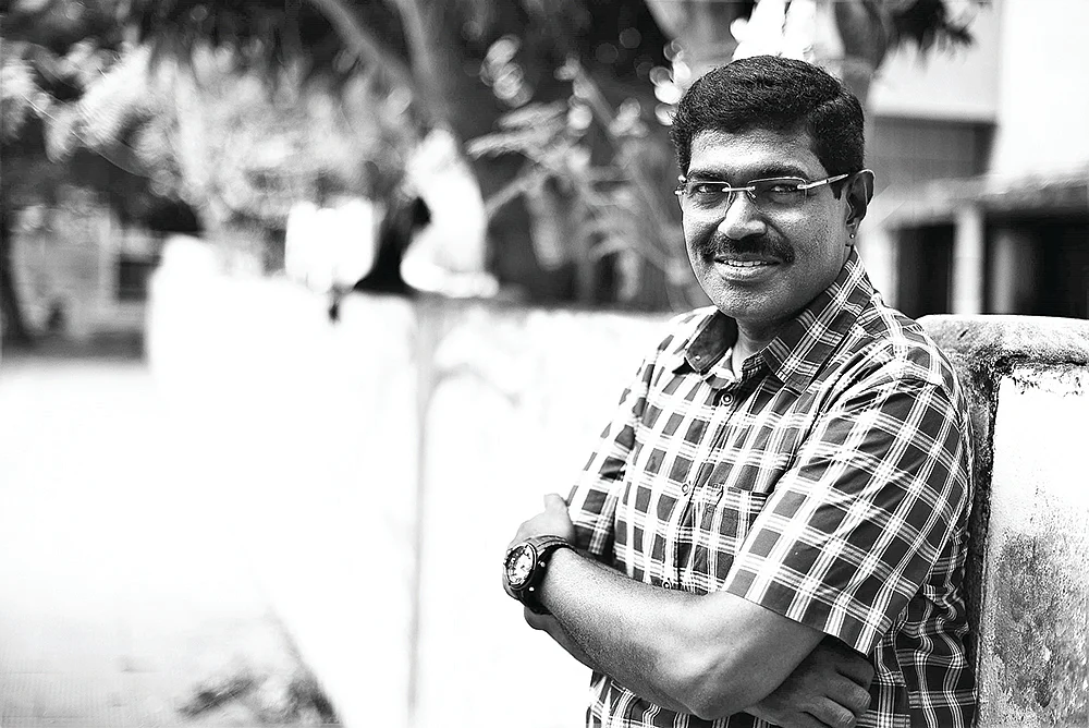 “கதை தெரியாமல் கதை சொல்லணும்!”