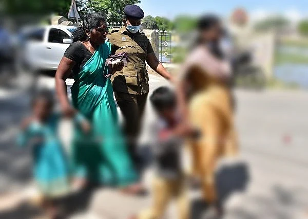 தீக்குளிக்க முயற்சி
