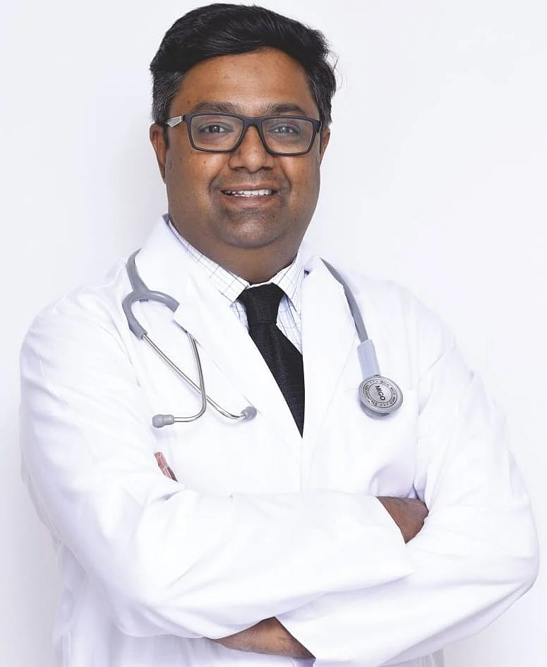 சிறப்பு மருத்துவர் பாரி விஜயராகவன்