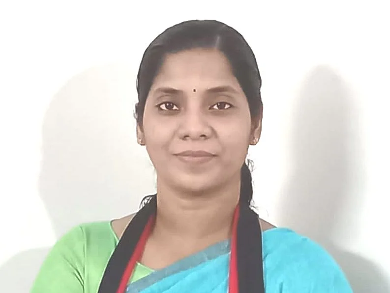 ஒன்பது மாவட்ட கவுன்சிலர் தேர்தலில் அதிக வாக்குகள் வித்தியாசத்தில் வெற்றி; அசத்திய பிரியதர்ஷினி!