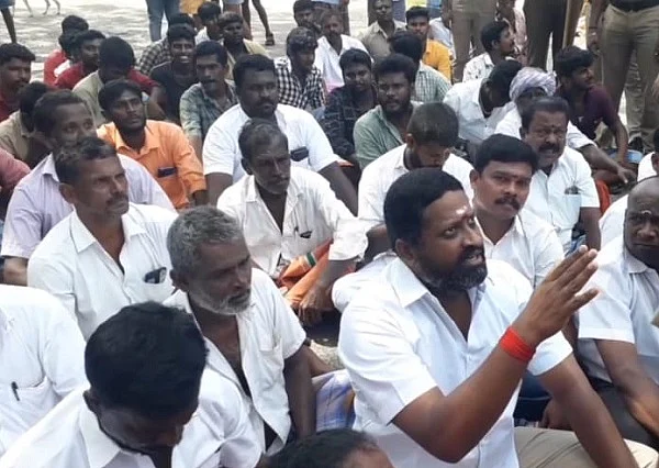 சாலைமறியல்
