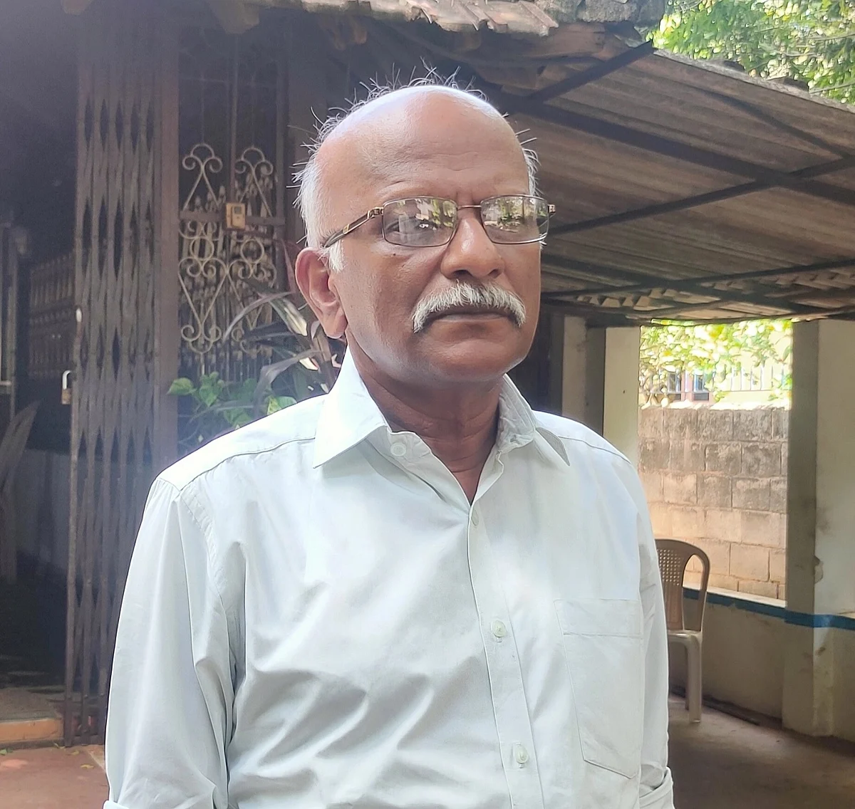 லாலாஜி - கரும்பாறை மலைத்தோட்ட விவசாயிகள் சங்க செயளாலர்
