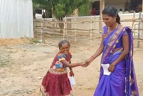 வாழ்த்து தெரிவித்த மயிலம்மாள்