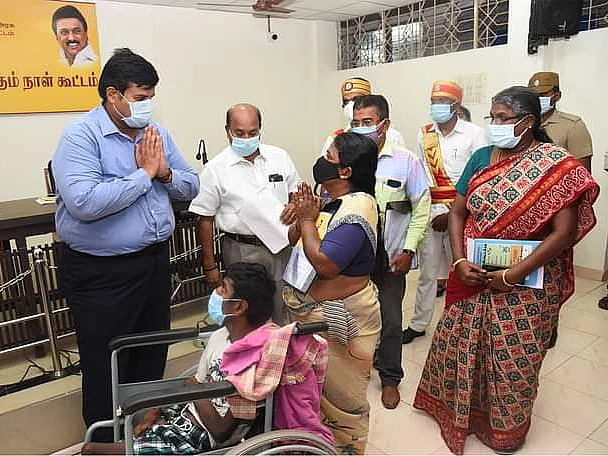 ஒரு மணி நேரத்தில் பெண்ணுக்கு வீடு வழங்கிய ஆட்சியர்; கடிதம் மூலம் பாராட்டிய தலைமை செயலாளர்!