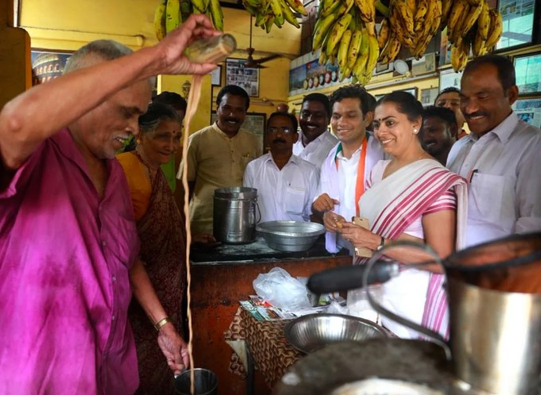 விஜயன்ன - மோகனா டீக்கடை