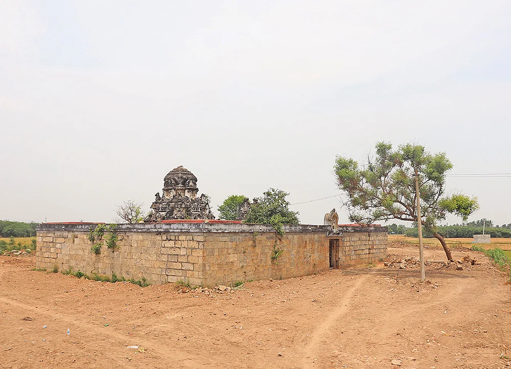 கருவூர் சித்தர் வழிபட்ட
பாதாள லிங்கம்!