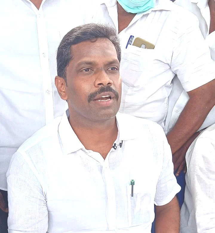 அ.தி.மு.க எம்.எல்.ஏ செந்தில்குமார்