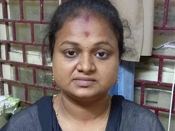 சென்னை: `பணத்துக்குப் பணம்; பைக்குக்கு பைக்’ - மோசடி வழக்கில் போலி பார்சல் மேலாளர் சிக்கியது எப்படி?