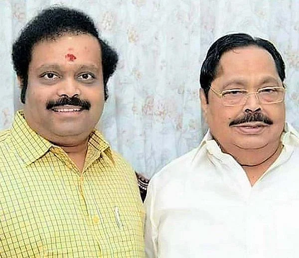 தந்தை துரைமுருகனுடன் கதிர் ஆனந்த்