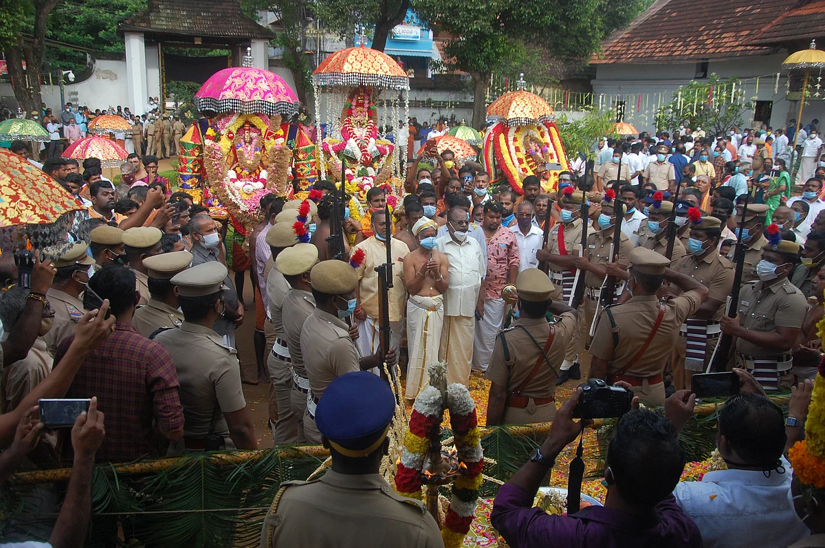 தமிழக-கேரள ஒற்றுமையை பறைசாற்றும் பத்மநாபபுரம் அரண்மனை நவராத்திரி விழா சுவாமி புறப்பாடு!