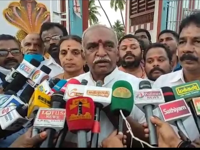 `கோயில் நகைகளை உருக்கினால் விளைவுகள் மோசமாக இருக்கும்'
- பொன்.ராதாகிருஷ்ணன்!