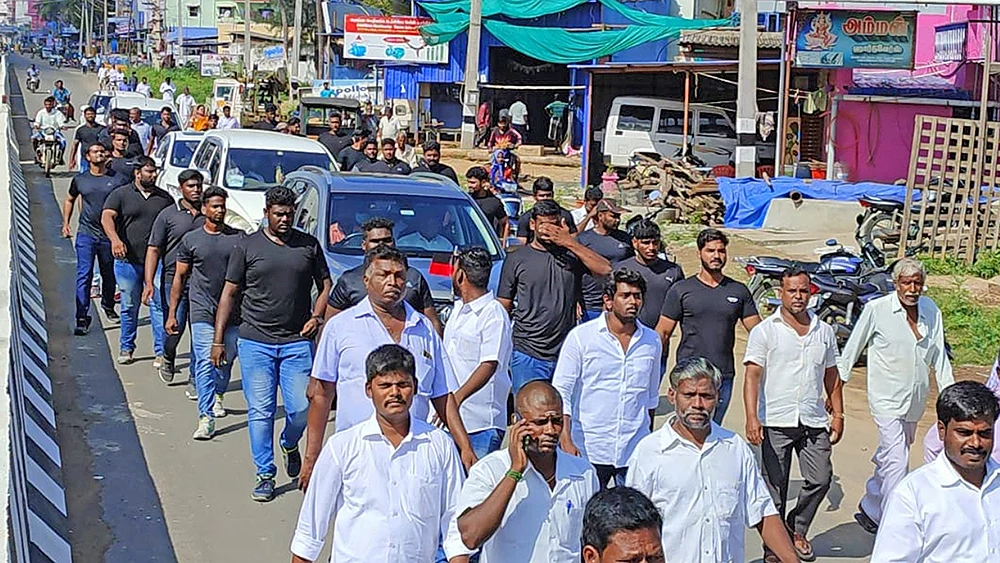 ஊரக உள்ளாட்சி மறைமுகத் தேர்தல்... கழகத்துக்குள் நடந்த களேபரங்கள்!