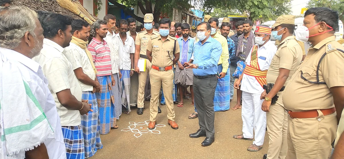 கிராம மக்களிடம் அறிவுறுத்திய மாவட்ட ஆட்சியர்
