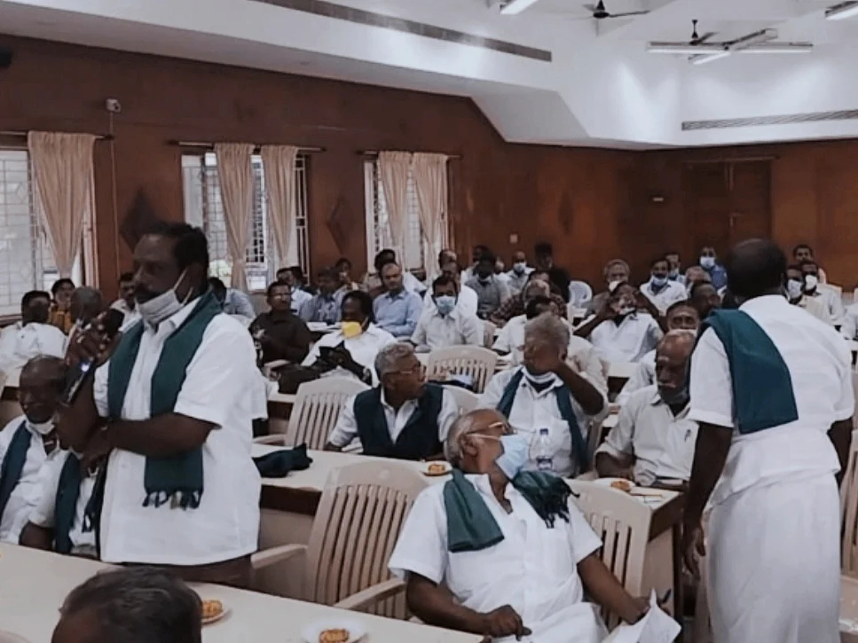 `முதல்வர் உத்தரவிட்டும்கூட சம்பா பயிர்க்கடன் கிடைக்கவில்லை!' - விவசாயிகள் ஆதங்கம்